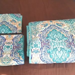 Queen size quilt &shams